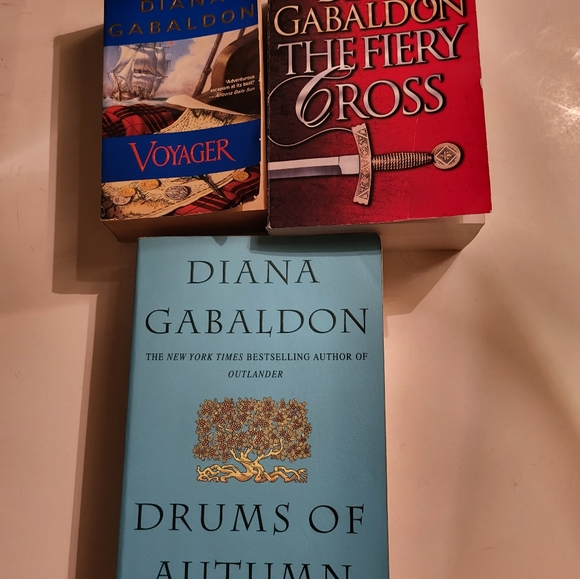 Lot of 4 Outlander Paperbacks by Diana Gabaldon OUTLANDER - Picture 1 of 6